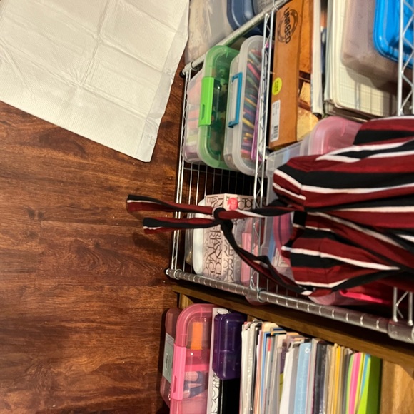 Red/Blk/wht. Palazzo pants large - Picture 4 of 5